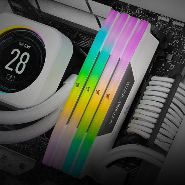 Corsair Vengeance 32GB (2x16GB) 7000 Ram – DİNAMİK ON BÖLGELİ RGB AYDINLATMA