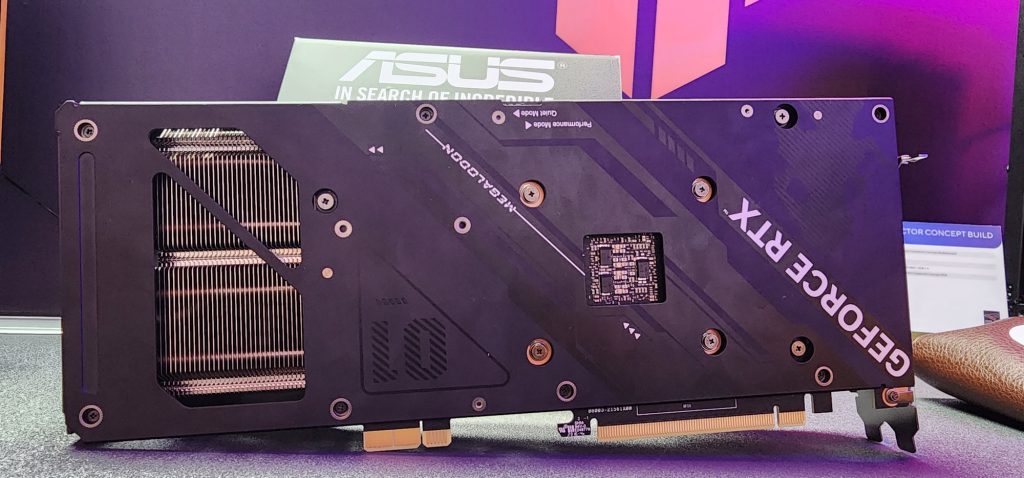 Asus Rtx 4070 Megalodon Gpuyu Guclendirmek Icin Ozel Bir Pci Benzeri Arabirim Kullaniyor