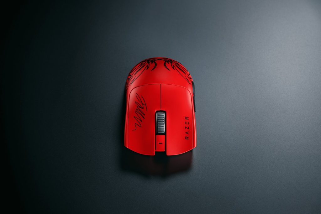 razer-espor-efsanesi-unkillable-demon-king-onuruna-gelistirdigi-viper-v3-pro-faker-editioni-tanitti-2