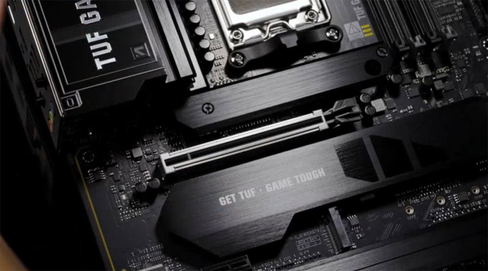 TUF GAMING X870E-PLUS WIFI7 Yüksek performanslı oyun anakartı ve soğutucu, TUF serisi anakart ve oyun tutkunları için dayanıklılık ve güç sağlar. Gaming.gen.tr için optimize edilmiş, yüksek SEO değerleri taşıyan görsel.