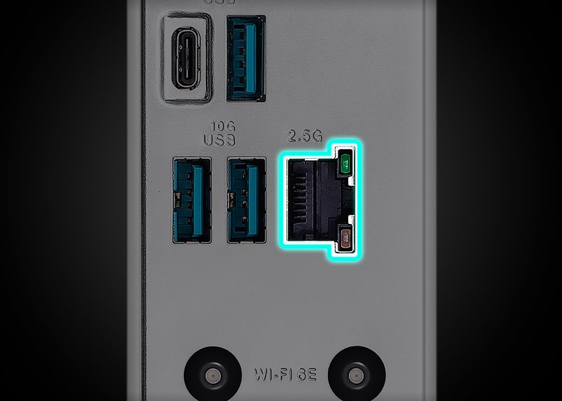 2. Yüksek performanslı bilgisayar anakartındaki çeşitli USB ve PCIe bağlantı noktaları, yüksek hızlı veri transferi ve oyun performansı için tasarlanmıştır.
