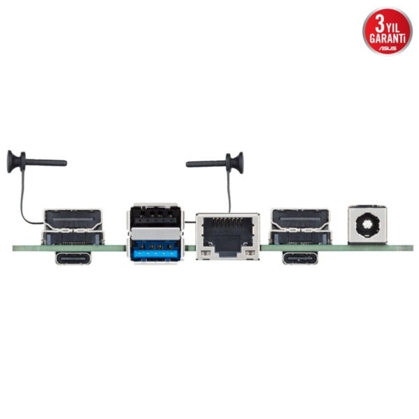 Yonga levhada çeşitli USB, HDMI ve Ethernet bağlantı noktaları, oyuncular ve bilgisayar teknolojisi meraklıları için yenilikçi bağlantı çözümleri.