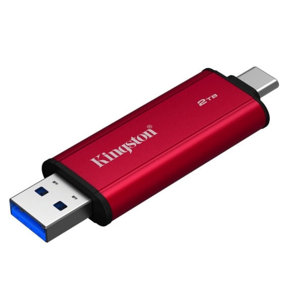 Yüksek hızlı Kingston 2TB USB flaş bellek, dayanıklı ve şık kırmızı tasarım, veri aktarımı ve depolama için ideal, oyun ve multimedya dosyalarını kolayca saklama seçeneği sunar.