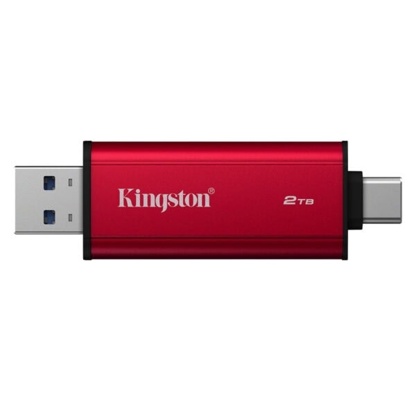 Yüksek kapasiteli kırmızı Kingston 2TB USB flash sürücü, hızlı veri aktarımı ve dayanıklı tasarımıyla oyun ve dosya depolama için ideal.