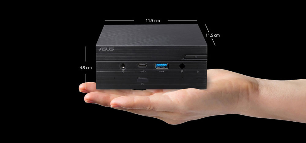 Yüksek performanslı bilgisayar setupı, modern monitör, klavye ve fare ile oyun ve çalışma için ideal ofis ortamı görüntüsü.