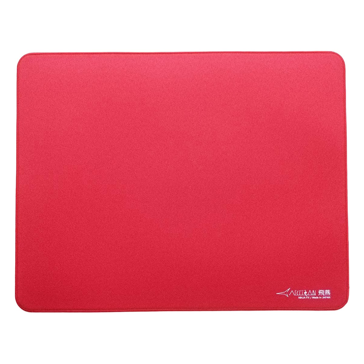 Yüzeyde kırmızı renkli mouse pad, yüzeyi yumuşak ve kaymaz tabanlı, ergonomik tasarım ile bilgisayar oyunları ve çalışma için ideal.