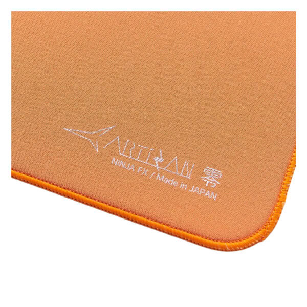 Yüksek kaliteli, dayanıklı ve şık bir oyun mousepad'i, turuncu renkli, kaymaz taban, kaymaz tasarım, japon yapımı, hassas kaydırma ve oyun performansı için ideal, oyun tutkunları için mükemmel seçim.