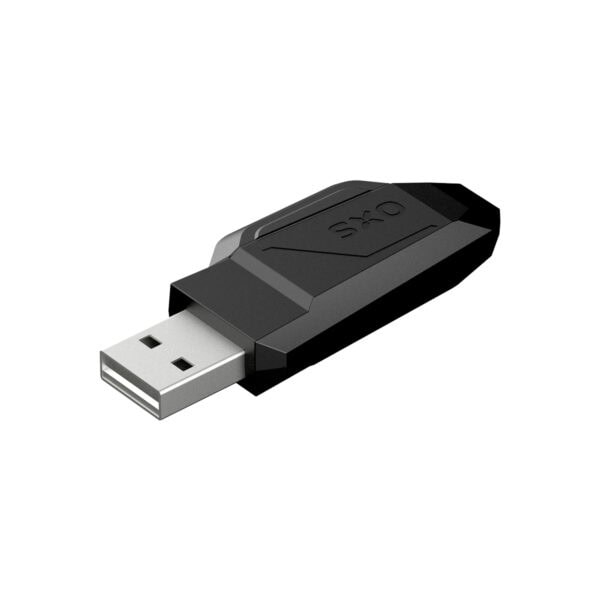 USB bellek, oyun ve veri depolama için kullanışlı taşınabilir flash bellek. Siyah ve gri renkli, hızlı erişim ve yedekleme imkanı sağlayan modern tasarım.