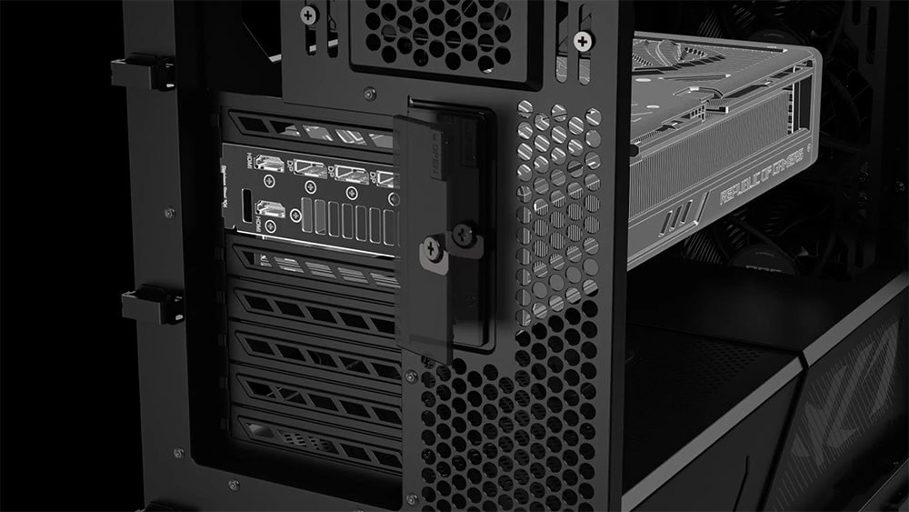 ROG Strix Helios II Düzenli PC kasa içi donanım ve anakart bağlantısı.