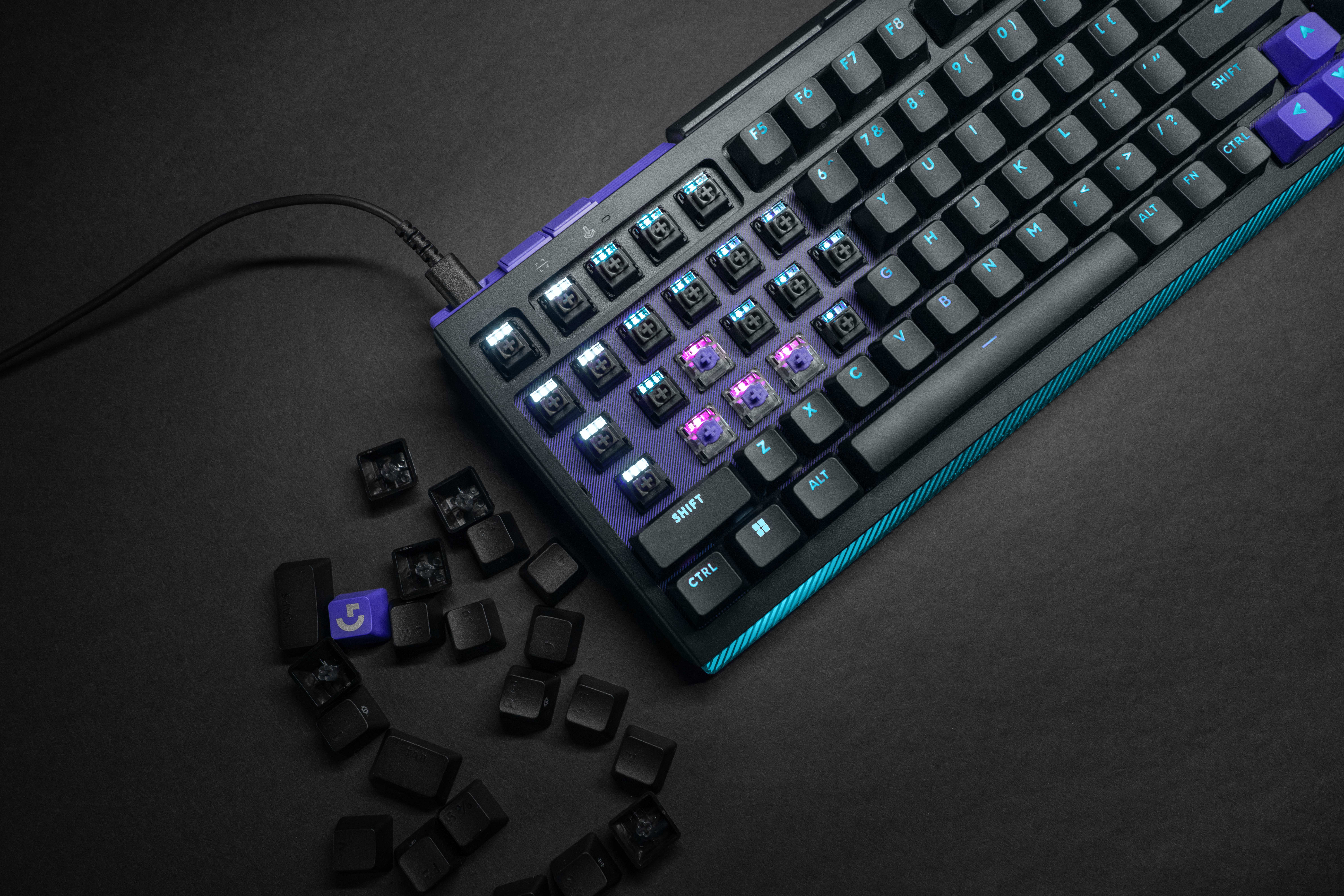 Logitech Gden Yeni Oyuncu Klavyesi G512 X 2