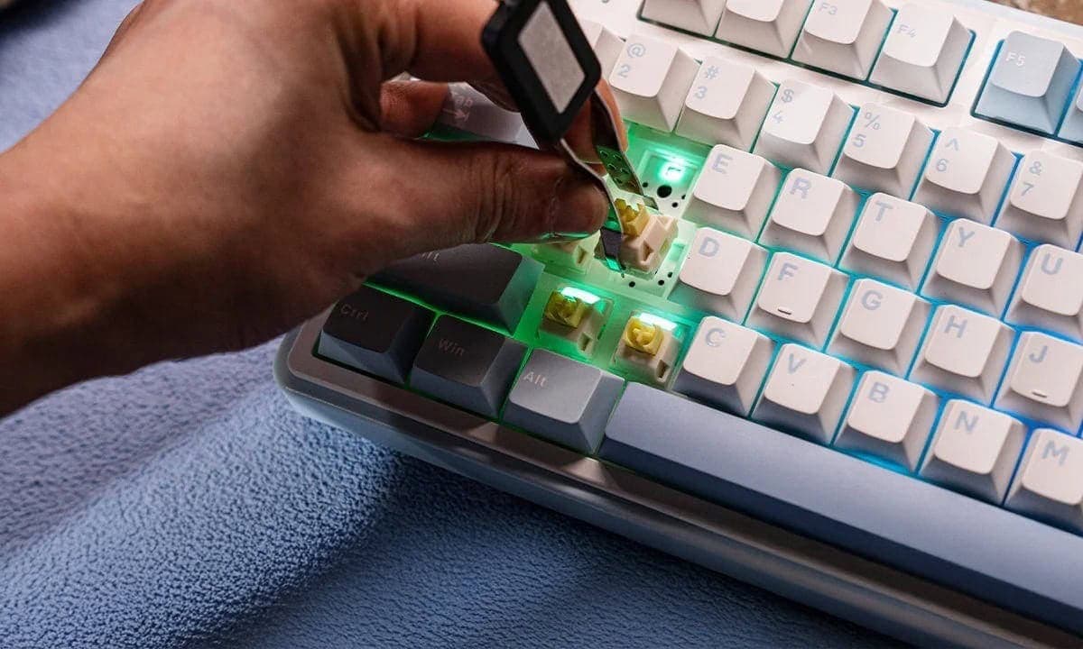 Ultra Düşük Gecikmeli ve 16.8M RGB Aydınlatma